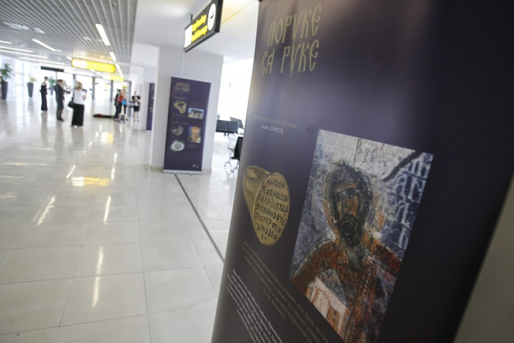 Beogradski aerodrom postao velika galerija