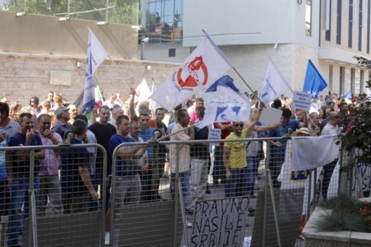 Sindikati iz Srbije solidariše se s sindikalcima iz BiH