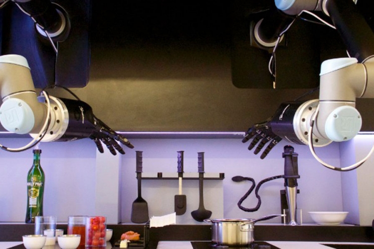 Večera iz snova: Robot sprema vaša omiljena jela (VIDEO)