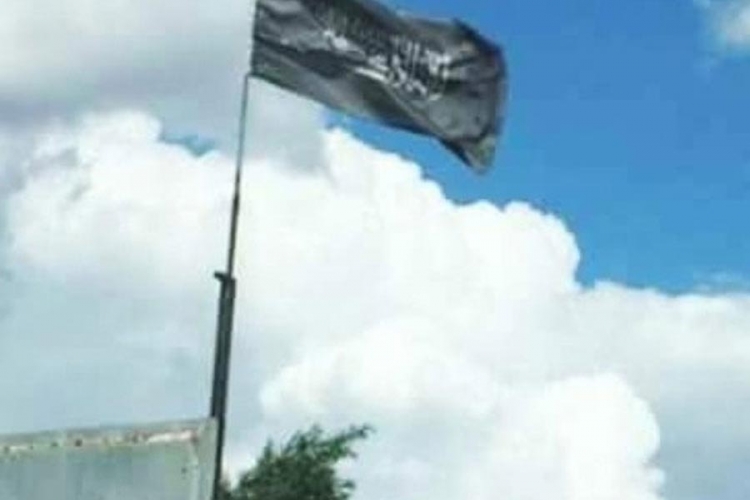 Zastava islamskih terorista u centru Tuzle