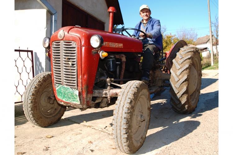 U RS 90 odsto traktora zastarilo