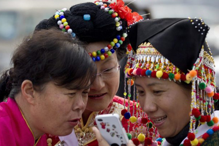 U Kini prvi put pala prodaja pametnih telefona