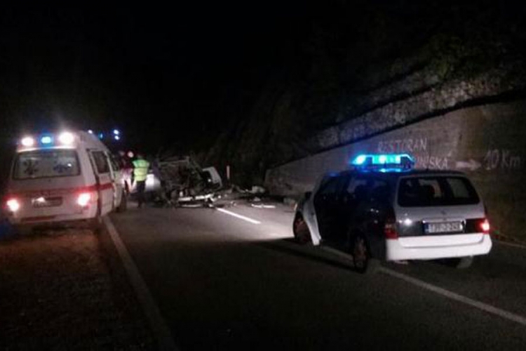 Mostar: Prevrnuo se automobil sa porodicom, nema poginulih  