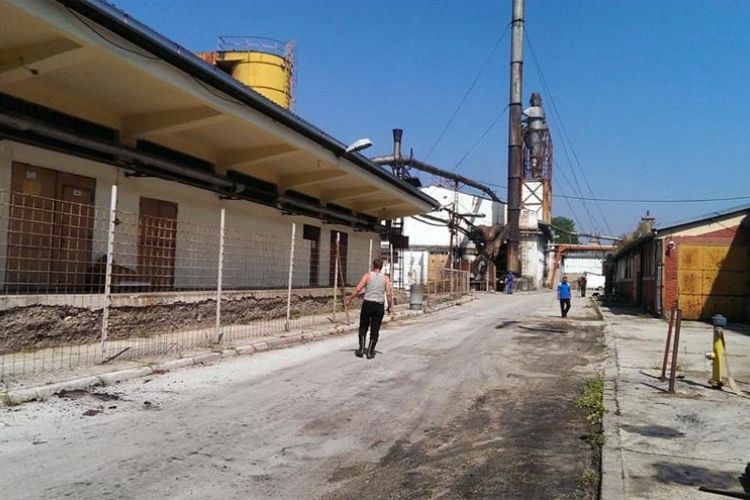 Požar u Zavidovićima spalio 200 radnih mjesta i 70 godina truda