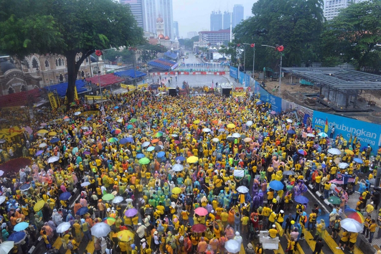 Desetine hiljada Maležana na ulici tražilo ostavku premijera