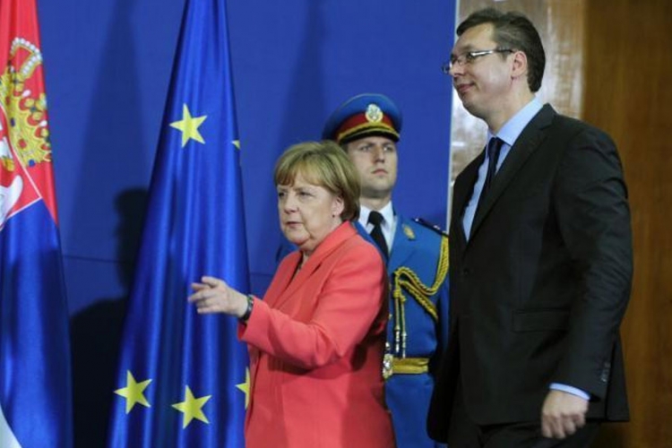 Vučić se sastao s Merkelovom