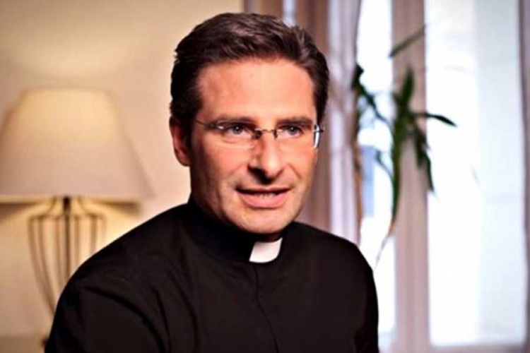 Sveštenik priznao da je gej: Vatikan odmah reagovao