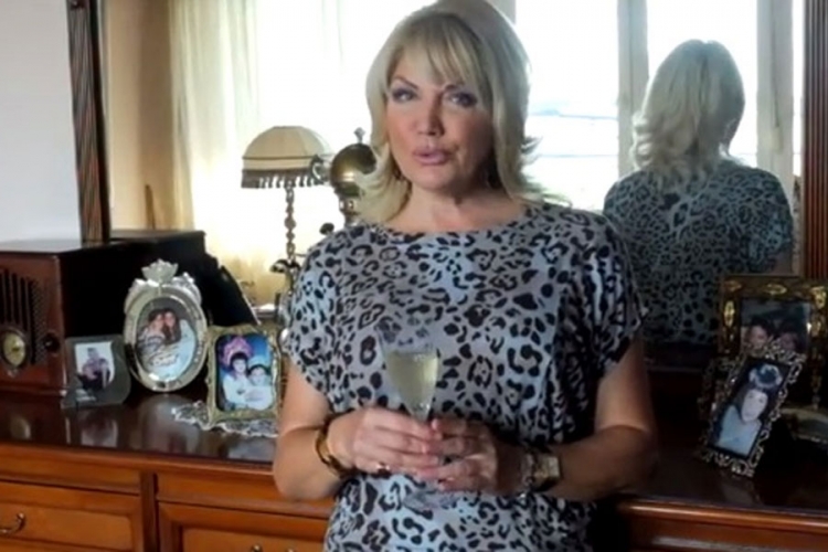 Poslušajete: Kako je Suzana Mančić čestitala Putinu rođendan (VIDEO)
