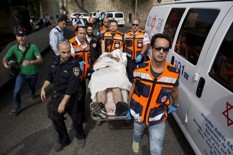 Najmanje dvoje poginulih, 20 ranjenih u dva napada u Jerusalimu