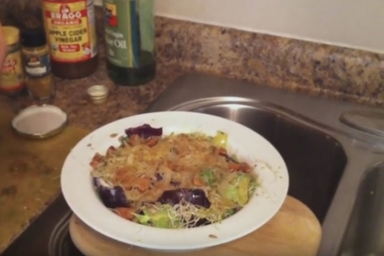 Kris Vark: Zahvaljujući ovoj salati izliječio rak (VIDEO)