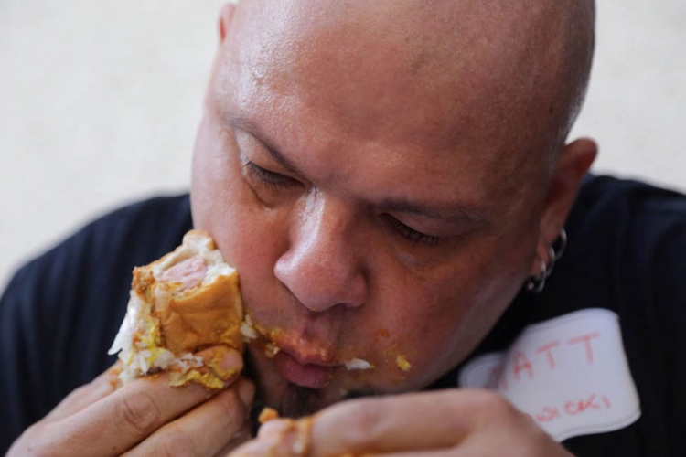 U viršlama u hot-dogu pronađeno ljudsko meso(VIDEO)