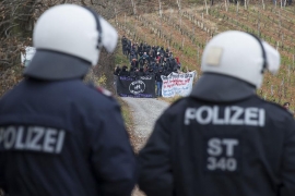 Policija razbila demonstracije u Špilfeldu