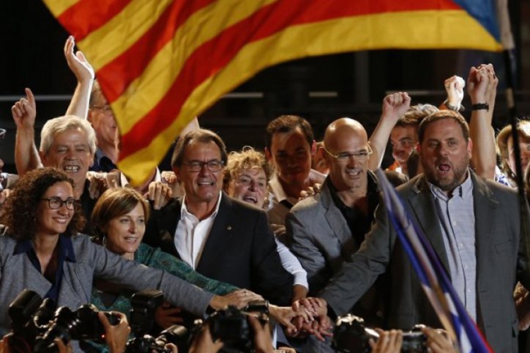 Ustavni sud Španije suspendovao rezoluciju o nezavisnosti Katalonije
