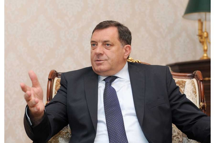 Dodik: Insistiranje na 25. novembru doprinosi daljim podjelama