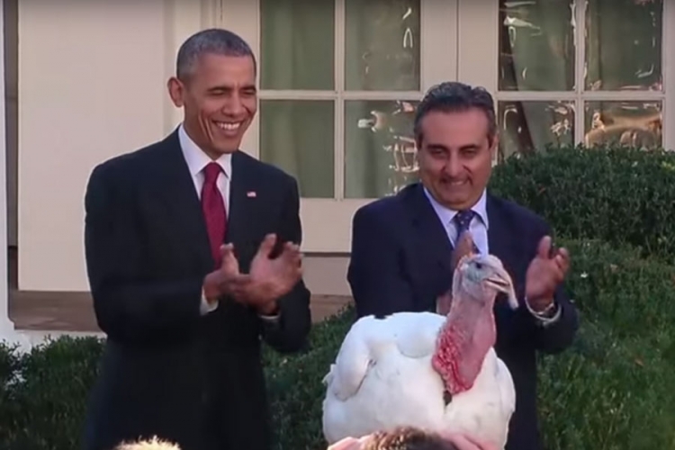 Obama pomilovao dvije ćurke uoči Dana zahvalnosti (VIDEO)