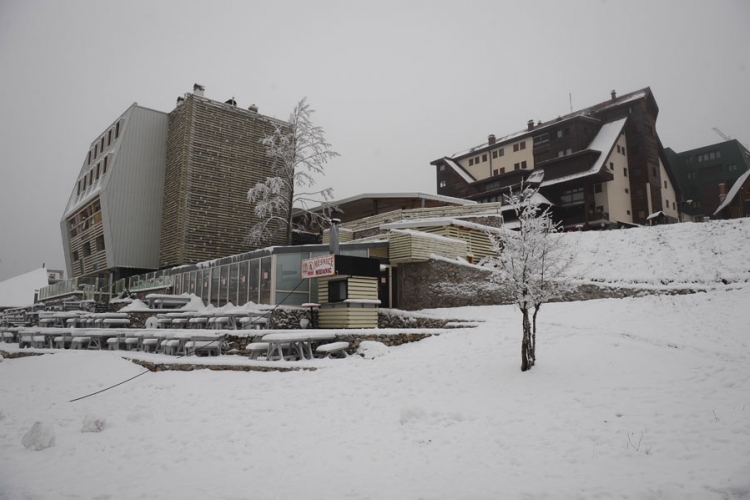 Počele zimske radosti na Bjelašnici i Jahorini (FOTO)