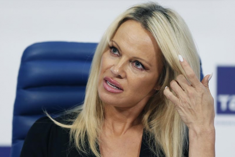 Sa Plejbojeve naslovnice Pamela Anderson stigla u Kremlj