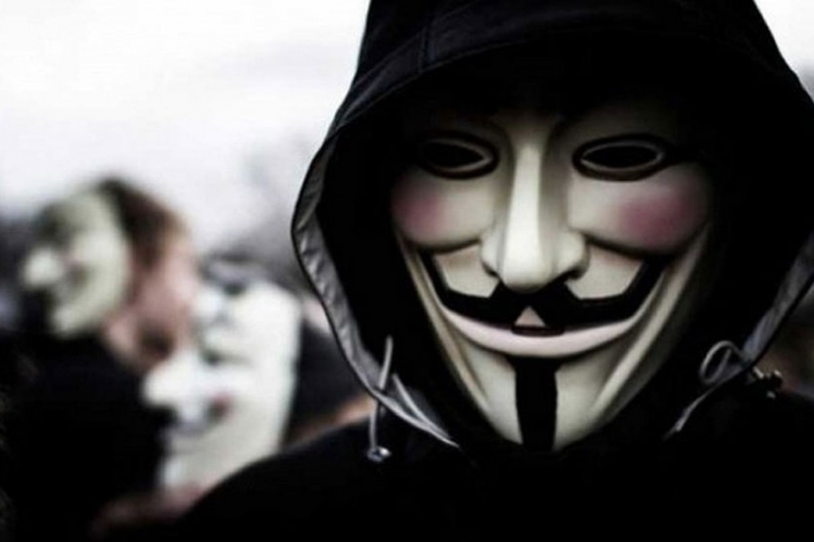 Anonimusi objavili rat Donaldu Trampu (VIDEO)