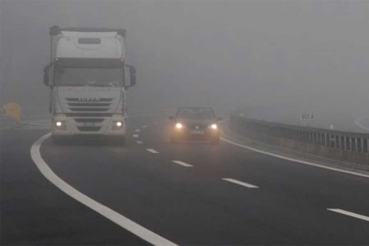 Vozači oprez: Magla otežava odvijanje saobraćaja