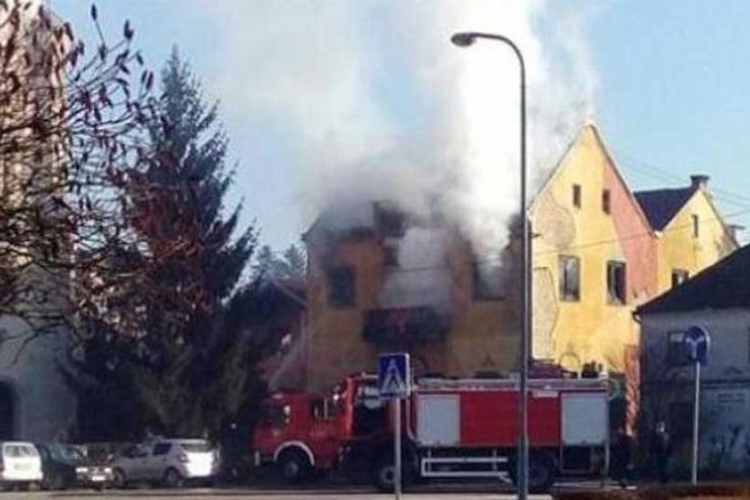Gradiška: Ugašen požar u zgradi sindikata