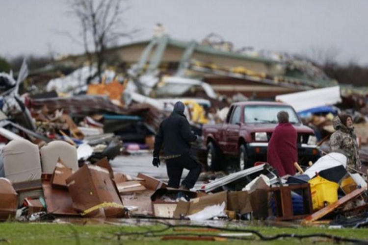 Armagedon u SAD: 34 osobe poginule u tornadima, poplavama i snijegu (FOTO)
