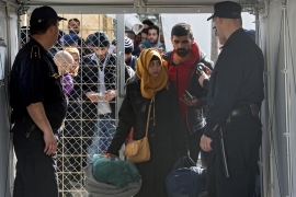 "Ovnom za probijanje" migranti probili blokadu na Đevđeliji