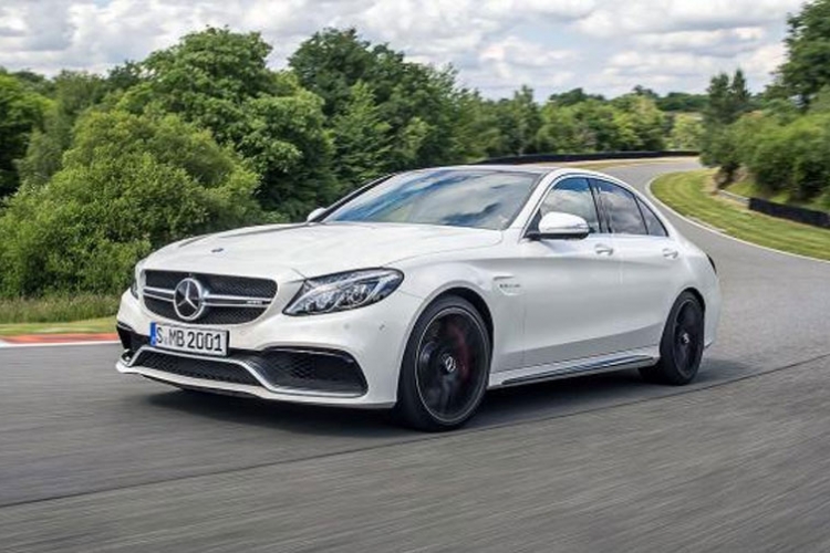 Mercedes u 2015. prvi put prodao preko 2 miliona vozila