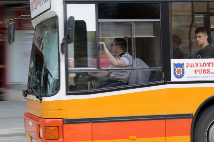 Putnici iz Motika: Traže da linija 13 P češće saobraća