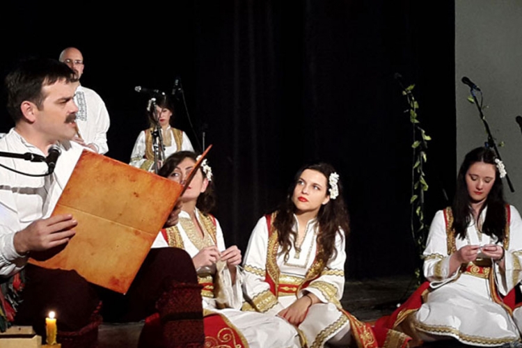 Izvedena muzička predstava "Etno bal" u Doboju