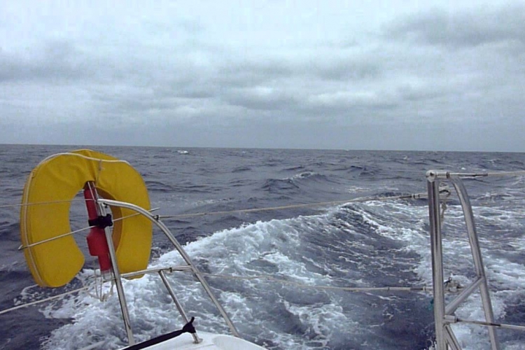Spasene četiri Britanke nakon 16 sati u okeanu