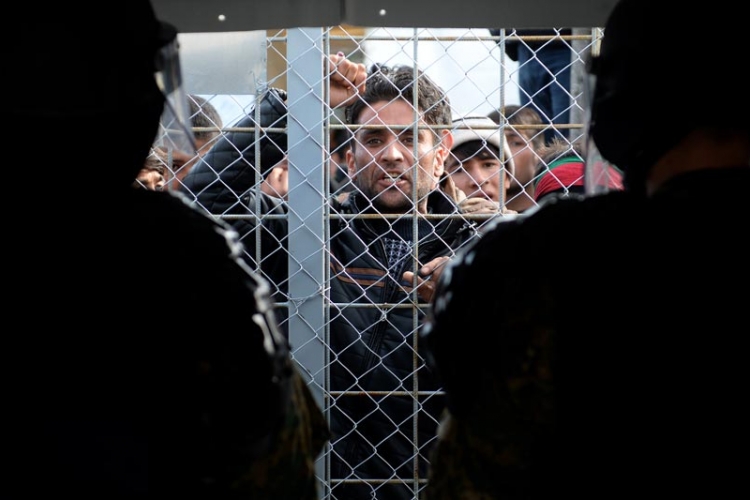 Austrijska vojska spremna da krene na granicu Makedonije