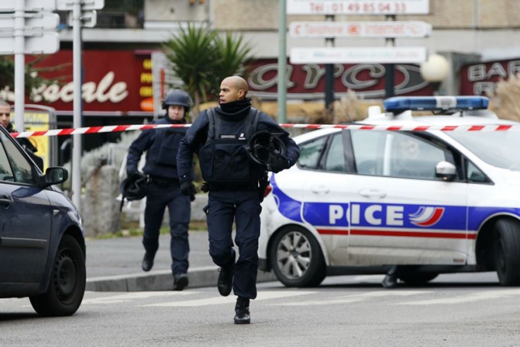 Uhapšen napadač u Parizu, talačka kriza okončana