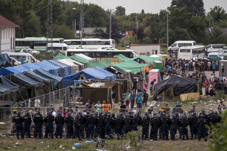 Mađarska počela da zatvara izbjegličke kampove