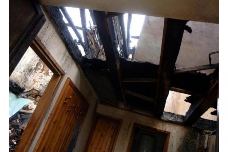 Bratunac: Zbog gladi zapalio svoju kuću