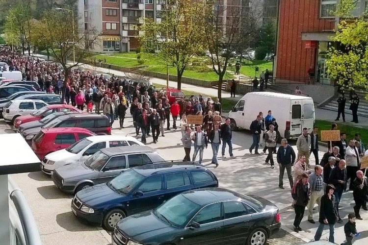 Neviđena solidarnost sa radnicima nekadašnjeg giganta: Zavidovići stali zbog "Krivaje"