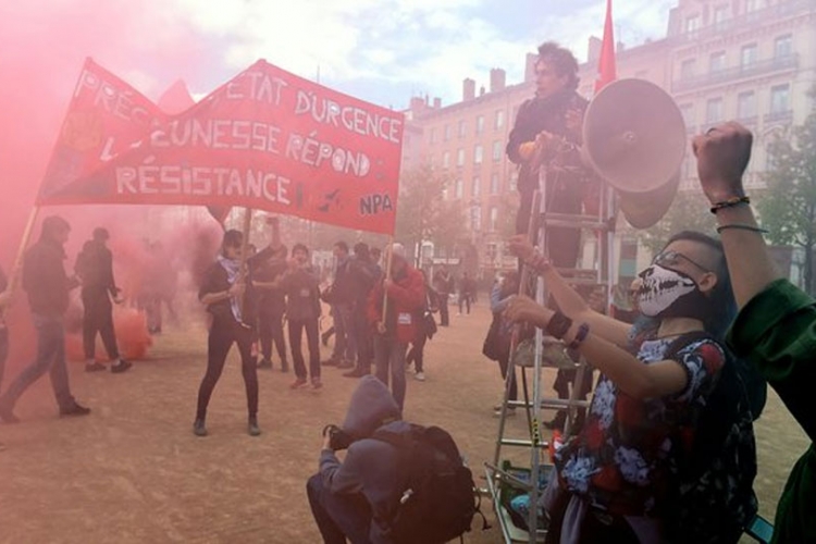 Tokom protesta u Francuskoj povrijeđena 24 policajca