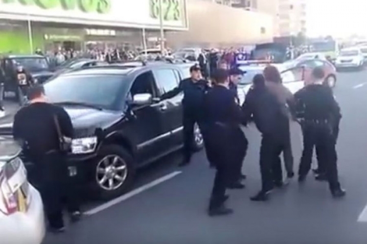 Atlanta: Sedam policajaca na pijanog zlatnog rvača (VIDEO)