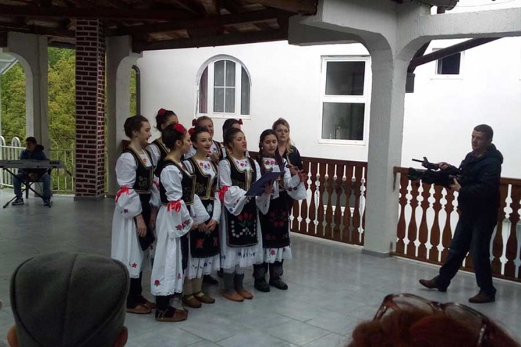 Prvi nastup srpskog folklornog društva iz Srebrenice