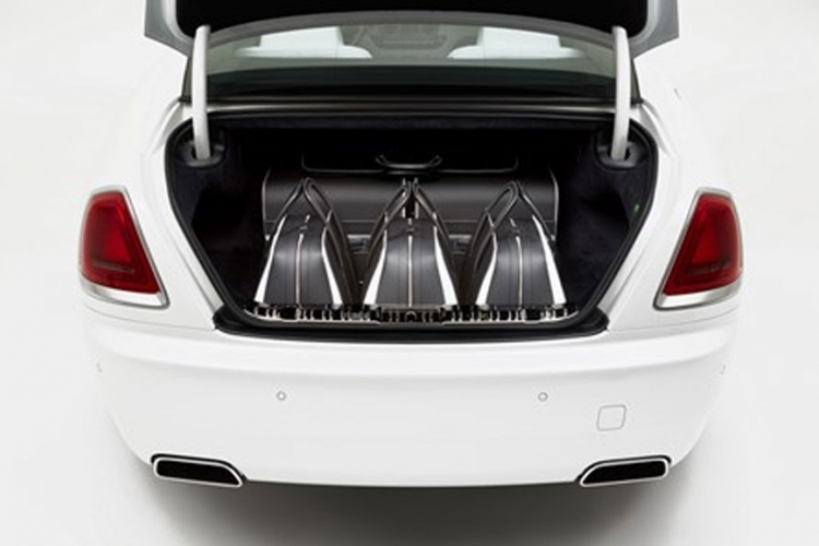 Rolls-Royce putne torbe koštaju 29.000 evra (VIDEO)


