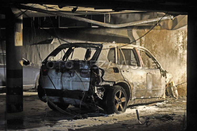 Banjaluka: Izgorio automobil u vlasništvu Big radija