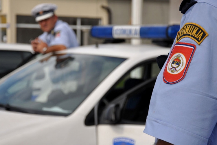 Bijeljina: Povrijeđena dvojica policajaca, napadači uhapšeni