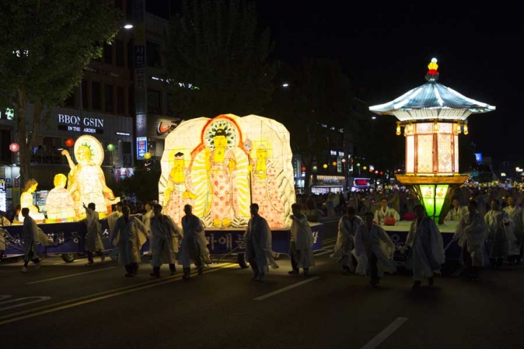 Slonovi, zmajevi i pijetlovi osvijetlili Seul (FOTO)