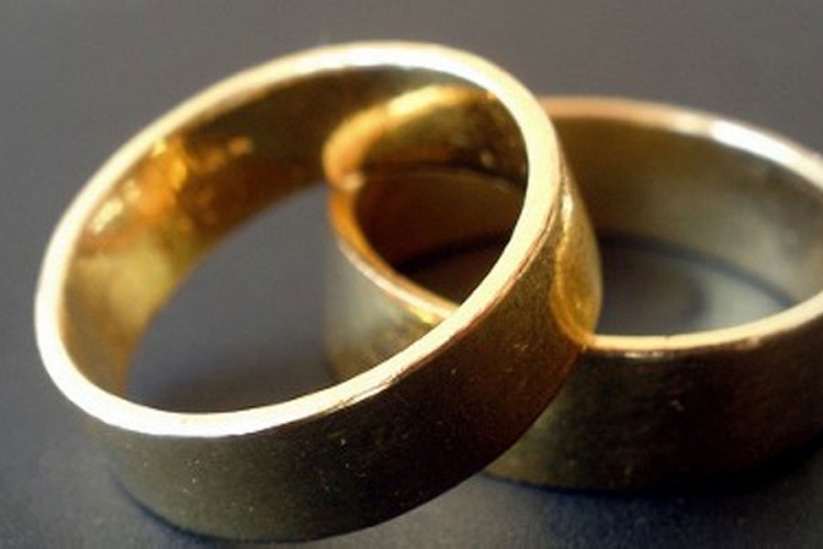 Sud zabranio da se uda za 50 godina mlađeg muškarca