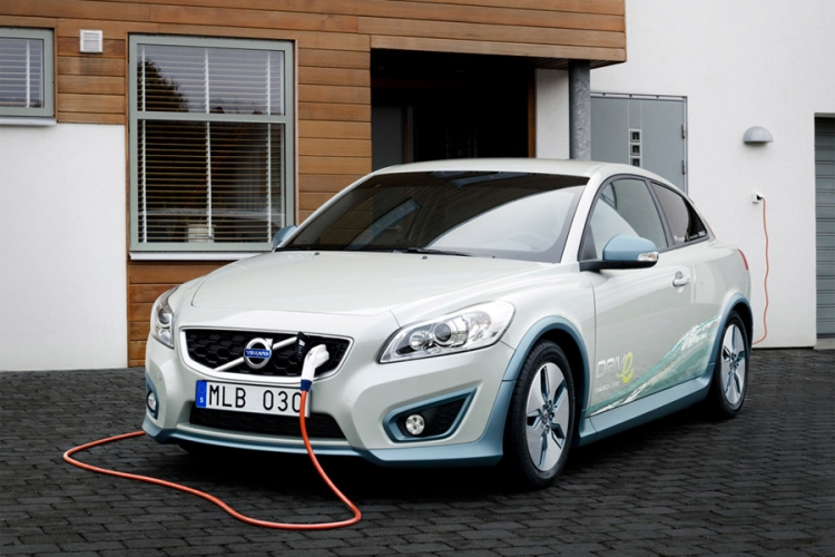 Volvo najavio milion električnih automobila do 2025.