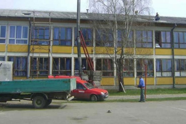 Srbac: Računovođa u školi prisvojio 25.000 KM
