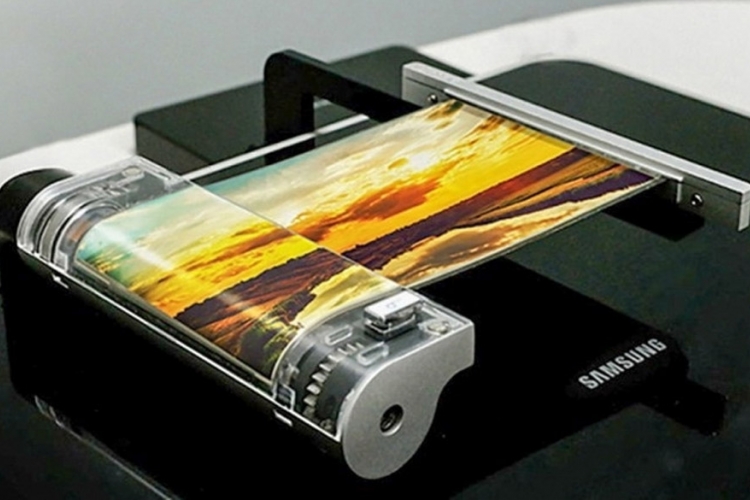 Ovo je Samsungov 5,7-inčni sklopivi displej za telefone