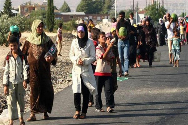 Iz Sirije prema Turskoj pješice krenulo 100.000 migranata