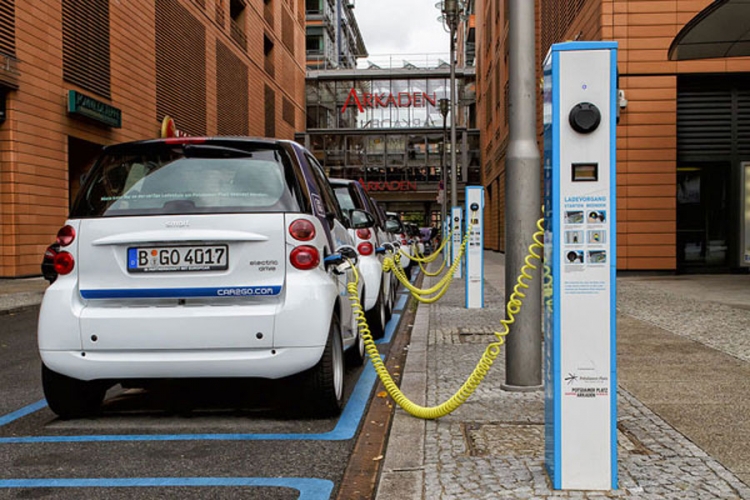 Srbija pravi električne automobile, koštaće 10.000 evra