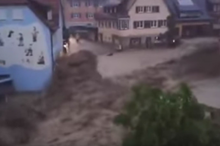 Njemačka: Bujica nosila sve pred sobom, troje poginulo (VIDEO)