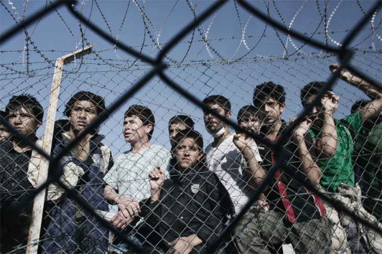Državljani Grčke organizovali grupu za šverc migranata